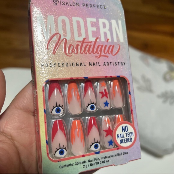 Salon Perfect, Kiss, Beetles Me Nail Sets - Picture 3 of 5